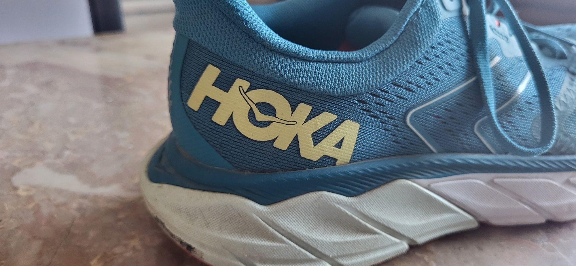 Hoka  como novo corrida e caminhada