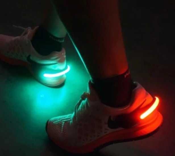 Opaska na buty świecąca nakładka LED duża widoczność Czerwona