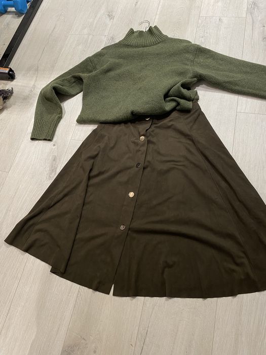 Спідниця замшева на кнопках в трендовому кольорі