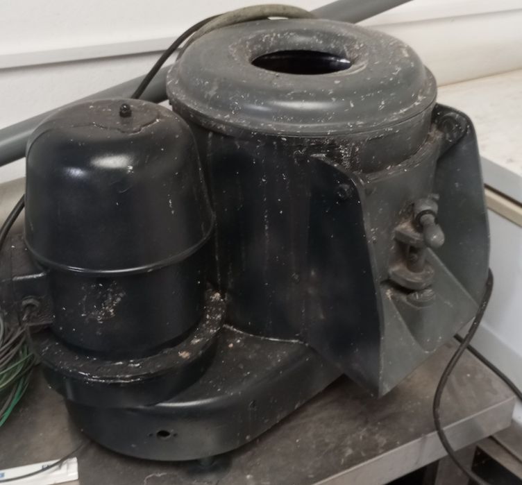 Maquina de descascar batatas