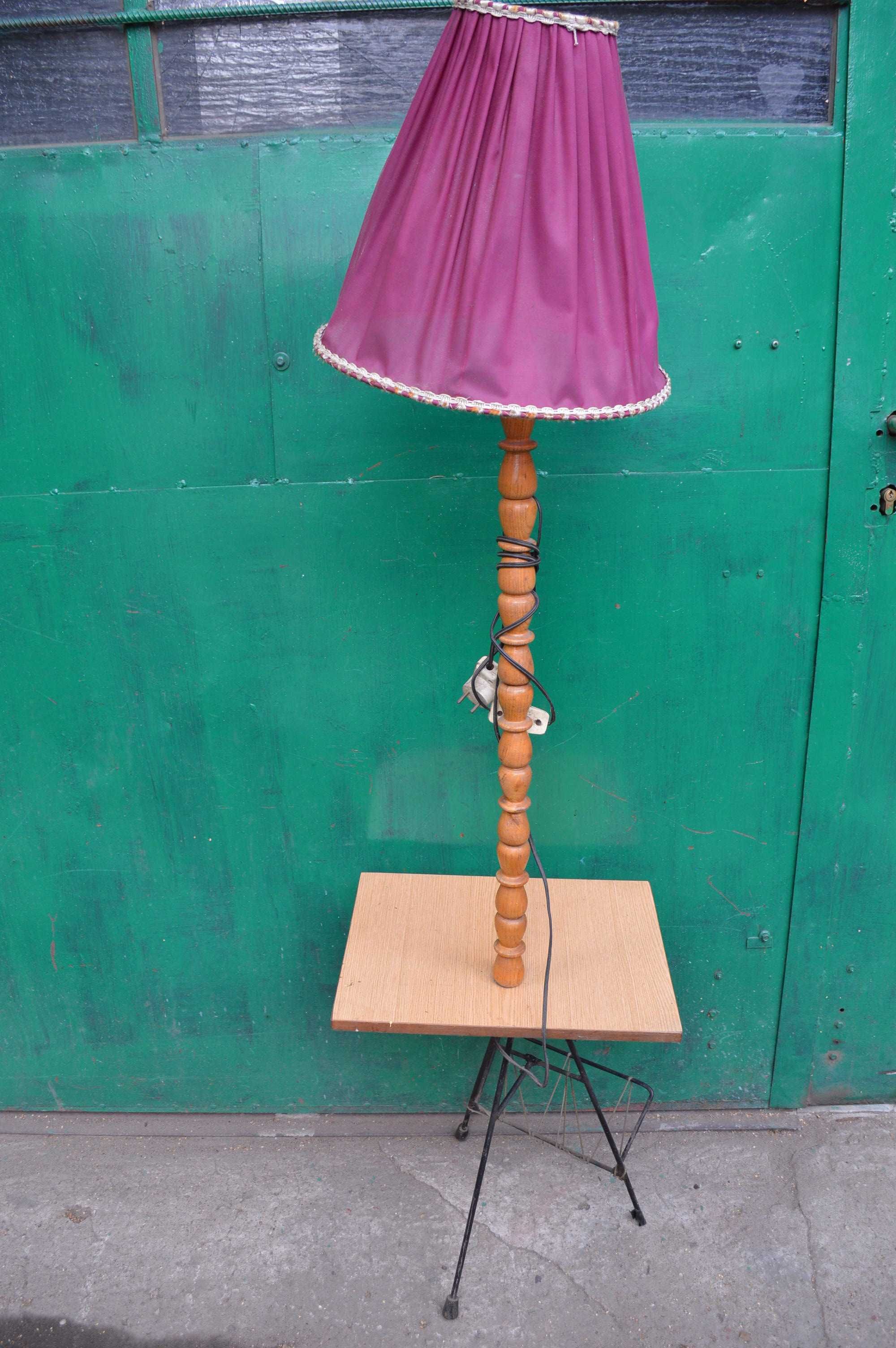 Lampa stojąca podłogowa  ze stolikiem i gazetnikiem prl retro vintage