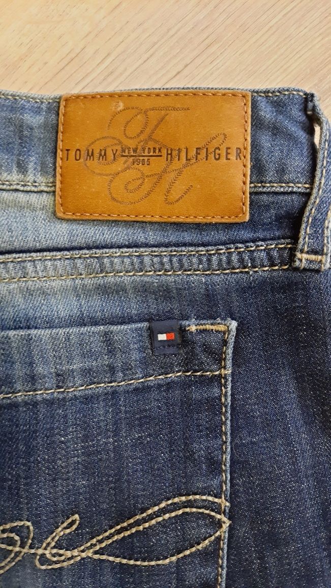 Spodnie jeansy firmy Tommy Hilfiger