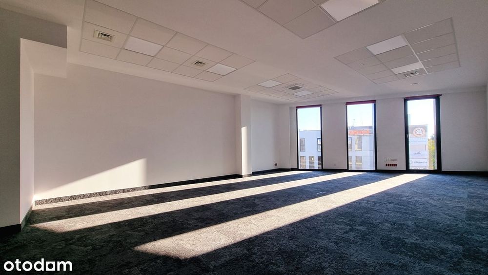 Wykończone_biuro_z_klimatyzacją_aneks_kuchenny_toaleta_Sarnia_Point