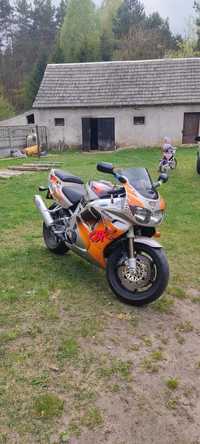 Honda CBR sc28 Fireblade