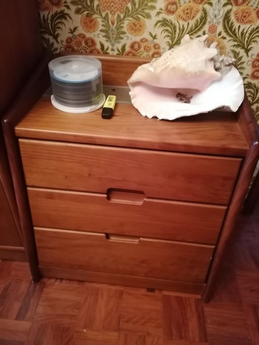 Roupeiro madeira maciça