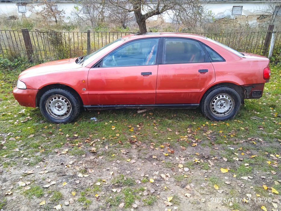 Продам ауді А4 б5 під розбор або ремонт!