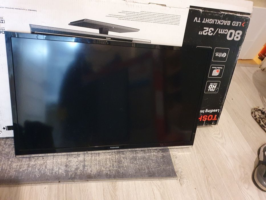 Telewizor toshiba 32 cale model 32RL933