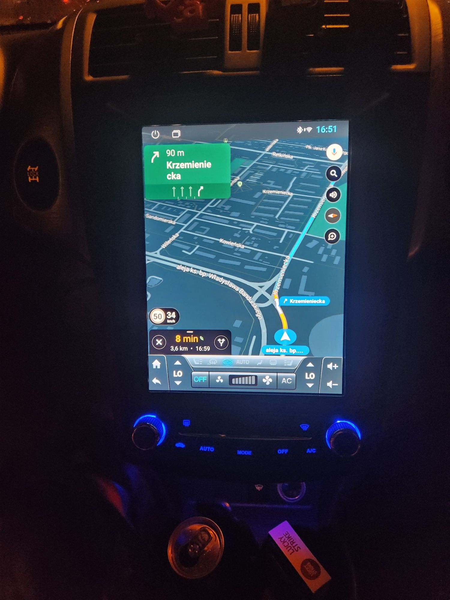 Toyota Rav 4 radio z Navi Tesla