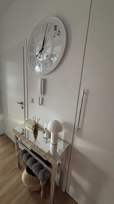 szklany stolik, toaletka