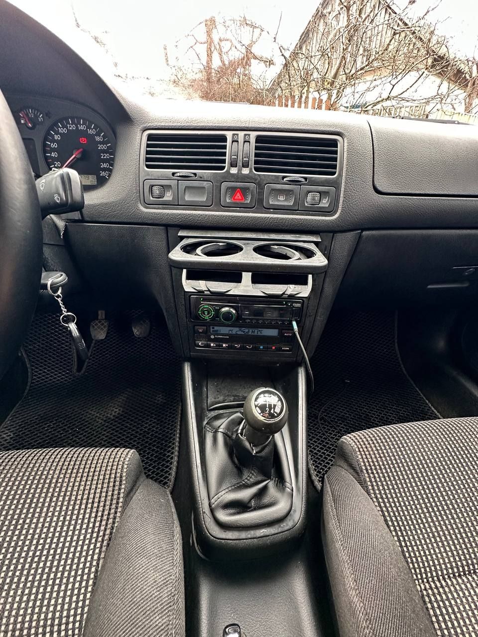 Volkswagen Bora 1.6 mpi