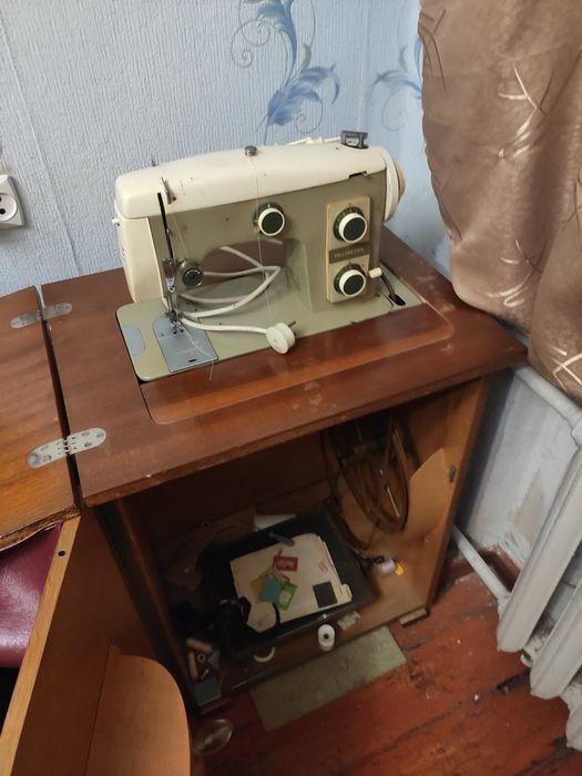 Швейна машинка зіг заг