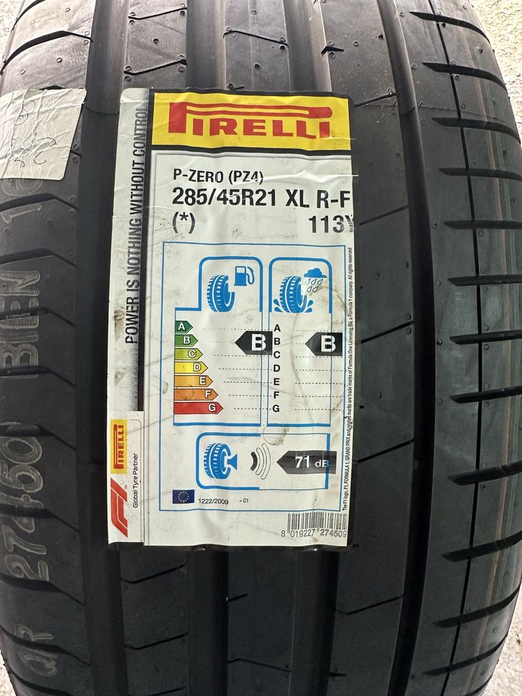 Pirelli PZero PZ4 285/45 R21 runflat