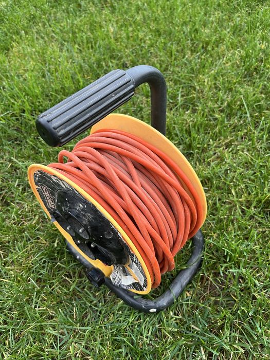 Przedluzacz 25 metrow przedluzka na bebnie 4 gniazka i bezpiecznik