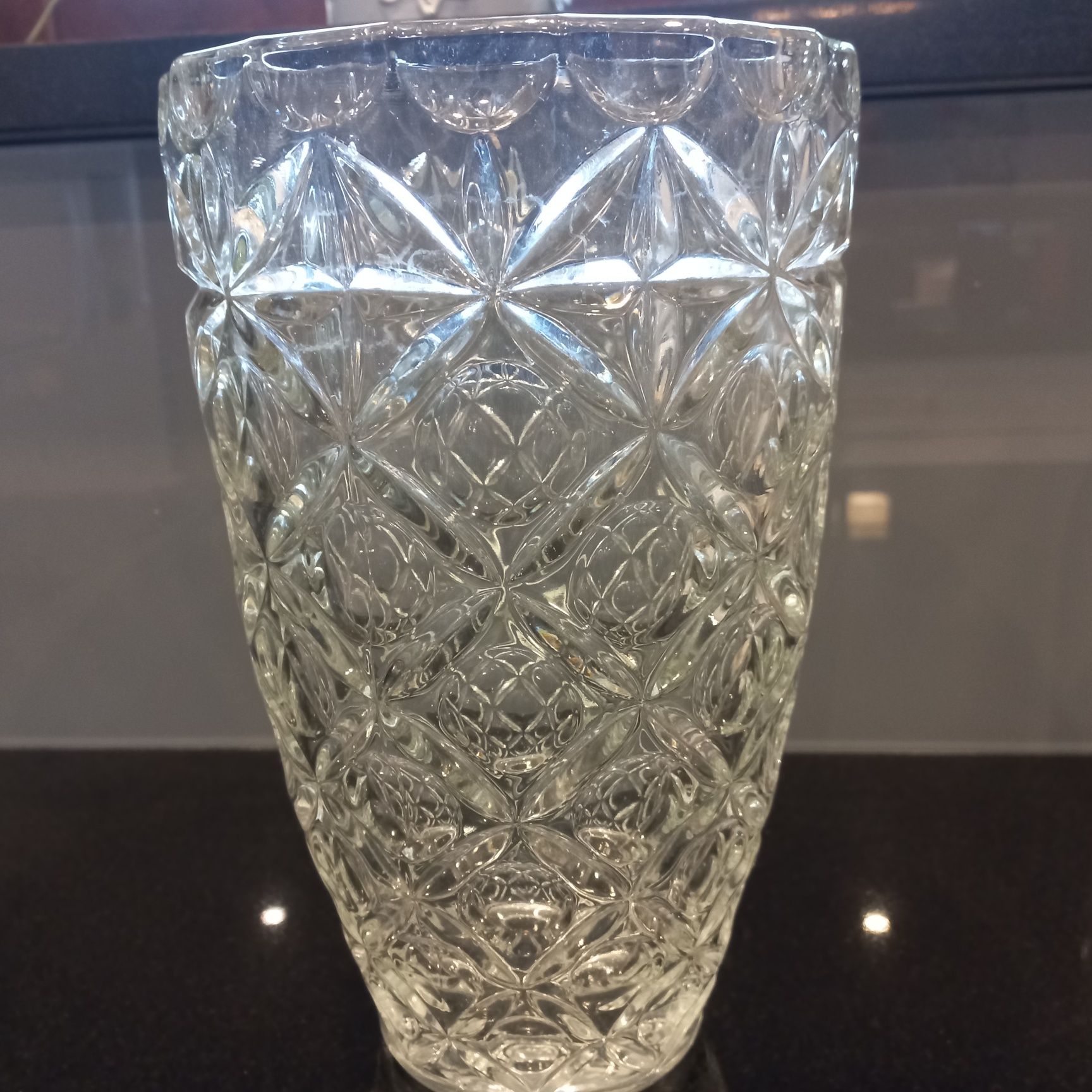 Duży wazon szklany grawerowany