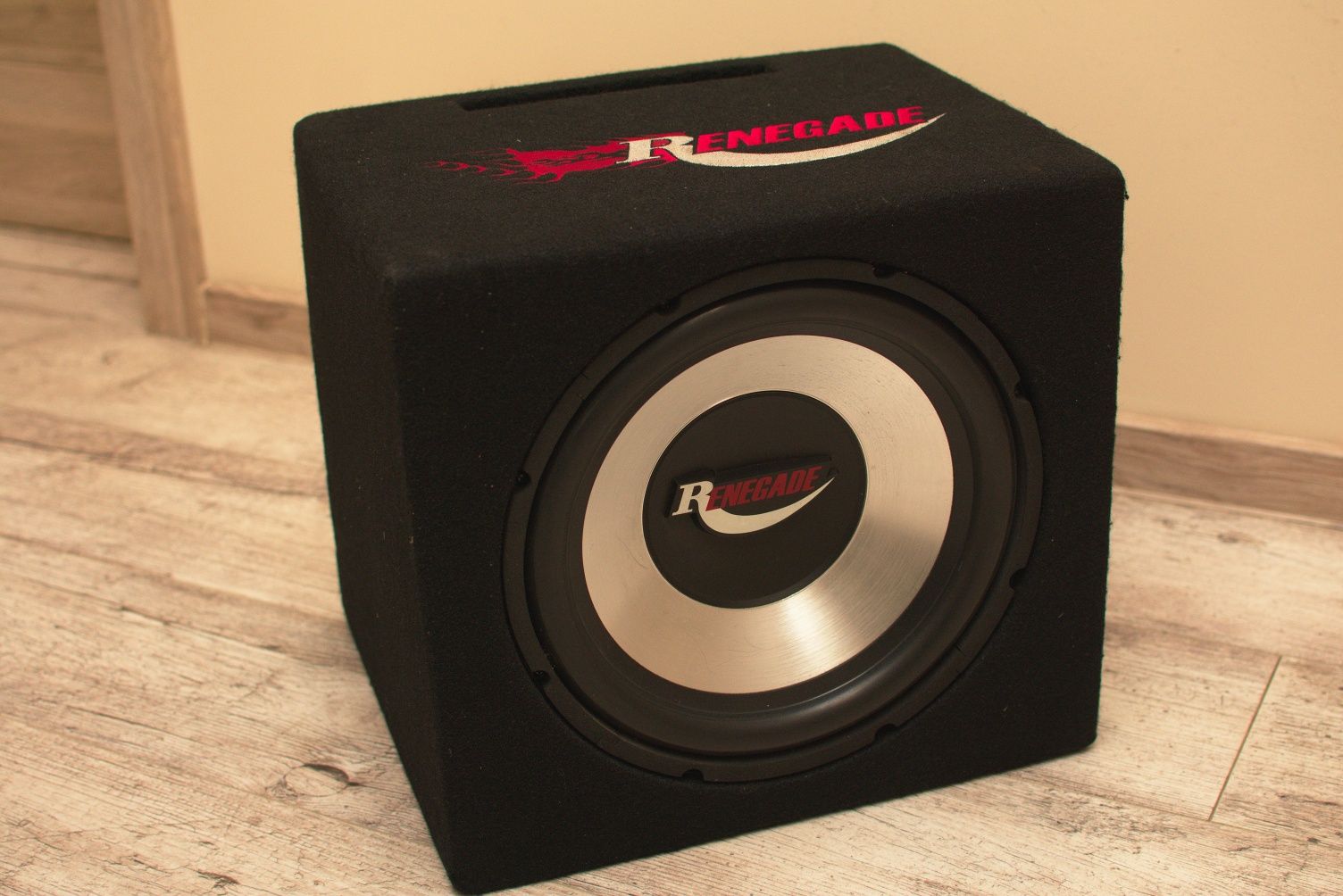 Subwoofer Renegade GTR1200, 300W/500W max