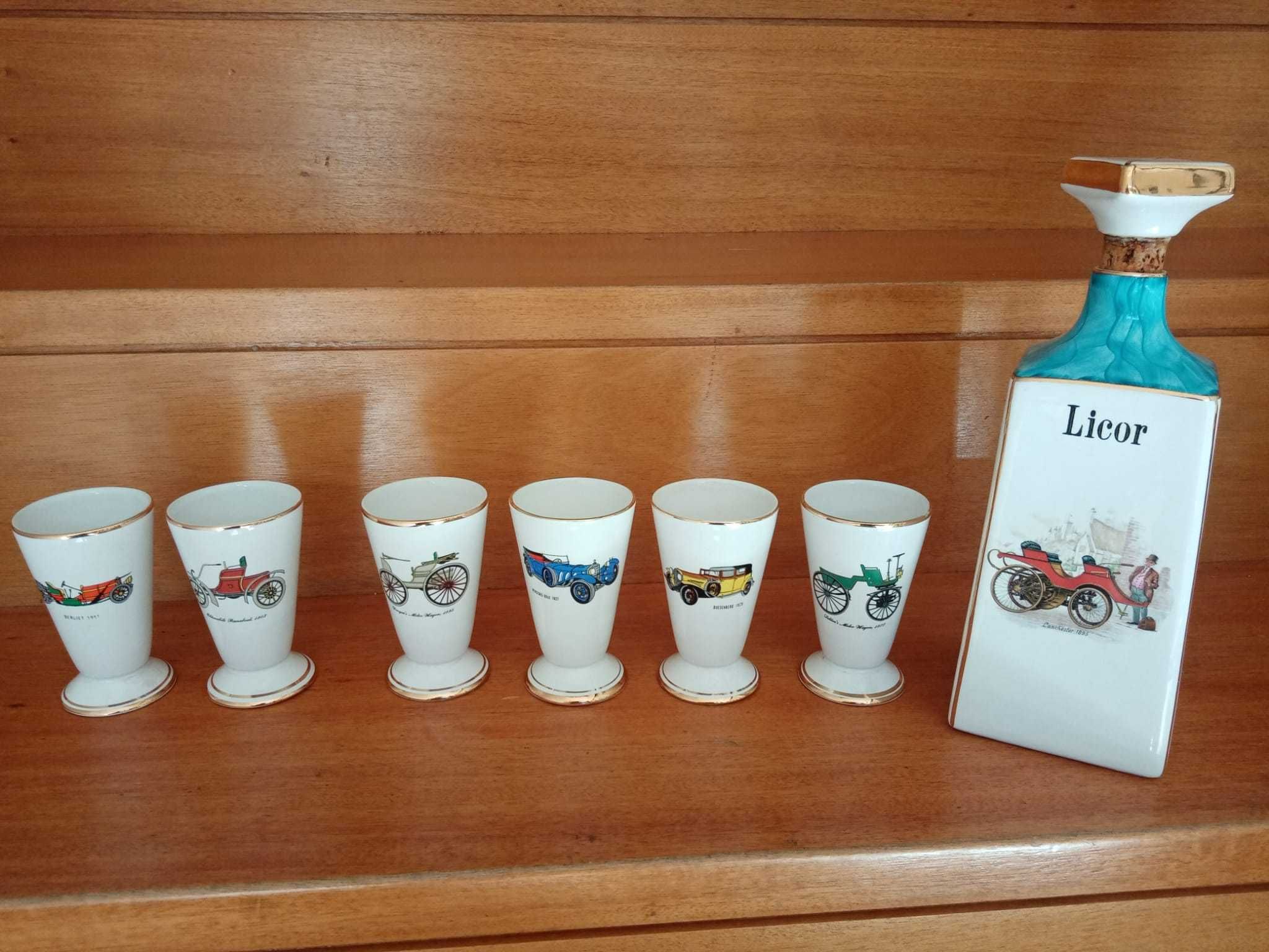 Garrafa de Licor vintage com 6 copos, da marca Louçarte (anos 60)