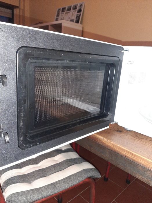 Micro ondas Becken 20L