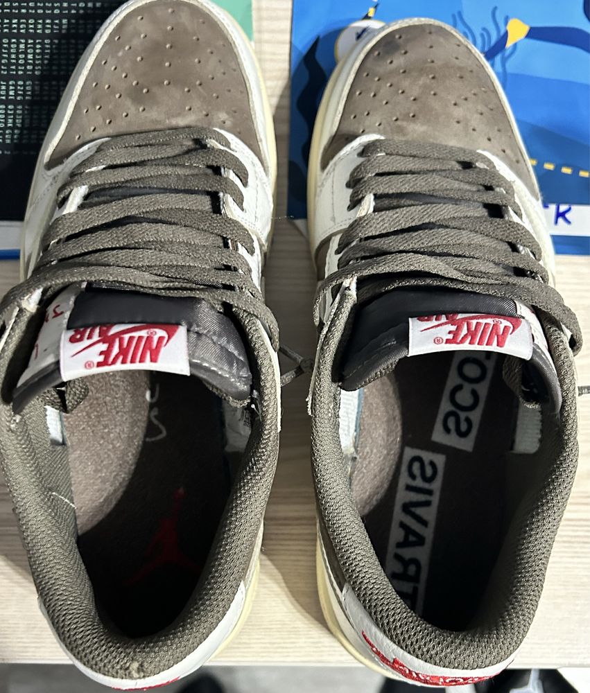 Jordan 1 low x travis scott reverse mokka