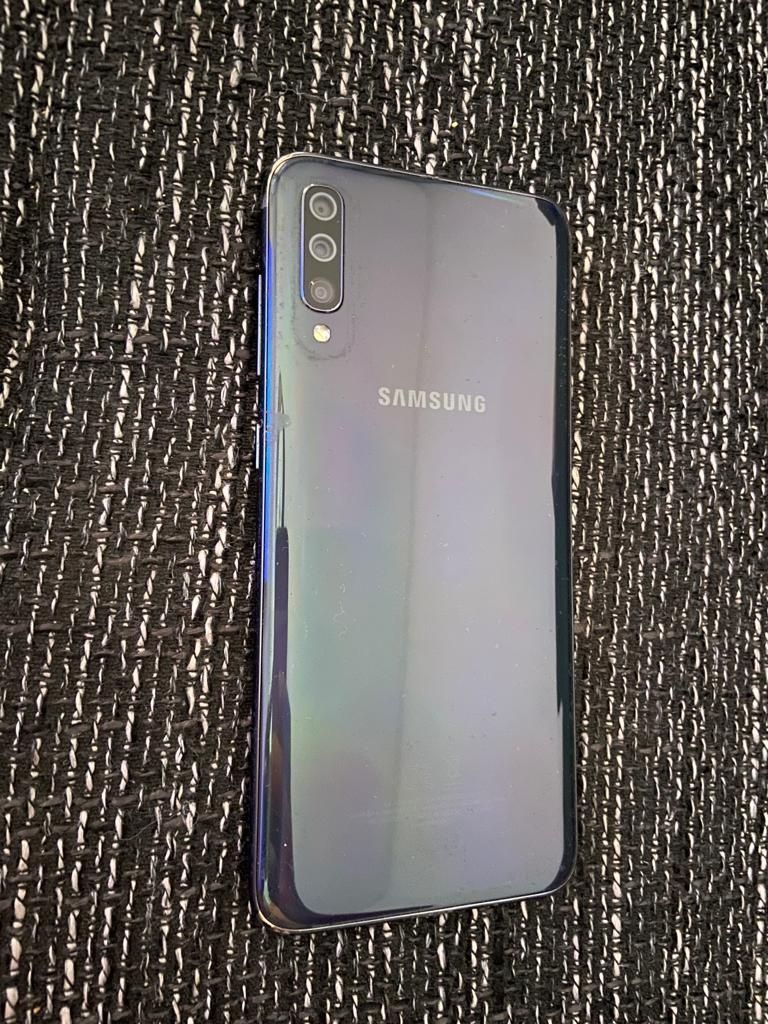 Samsung A70 + capa