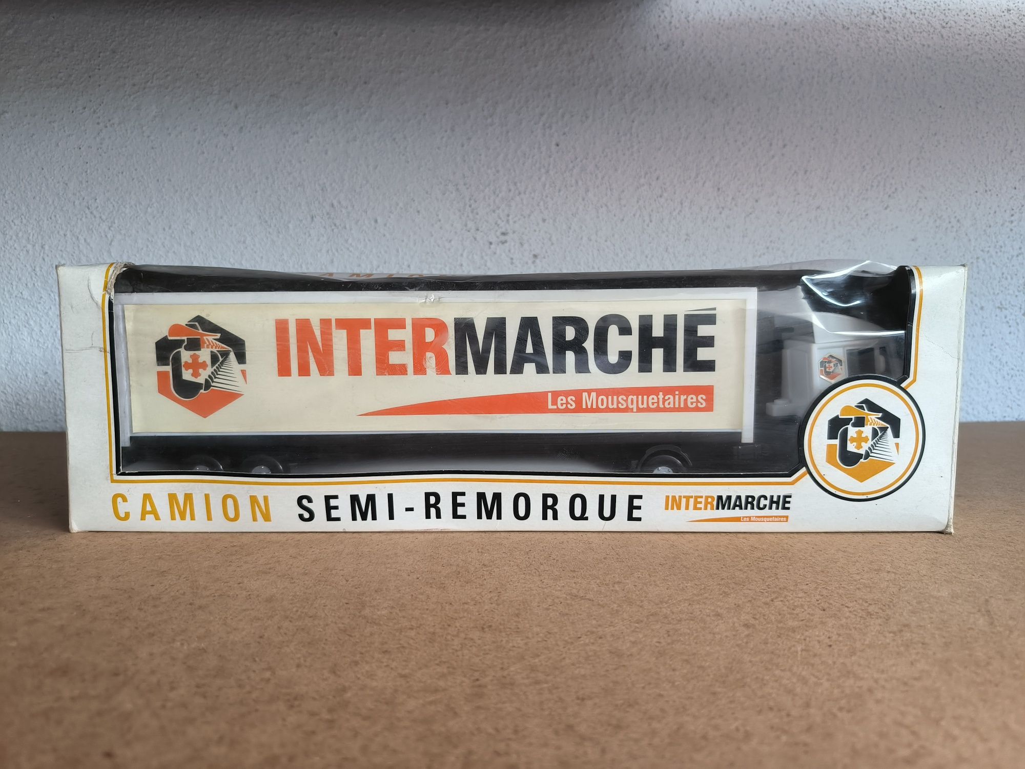 Camião Intermarché