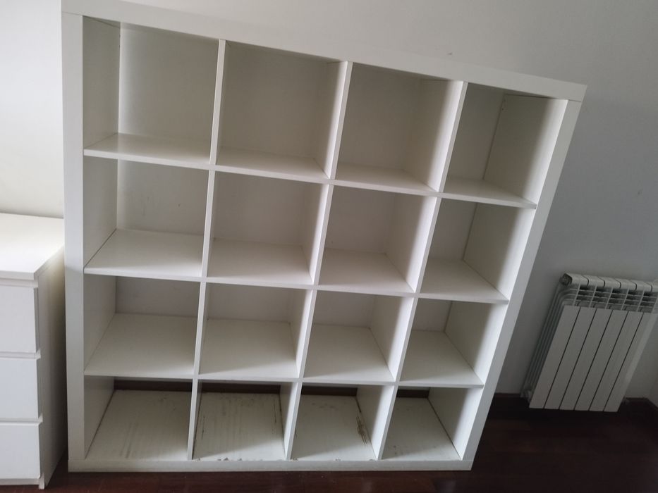 Estante branca IKEA