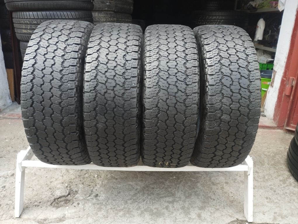 Резина б/у 245/65/17 GOODYEAR