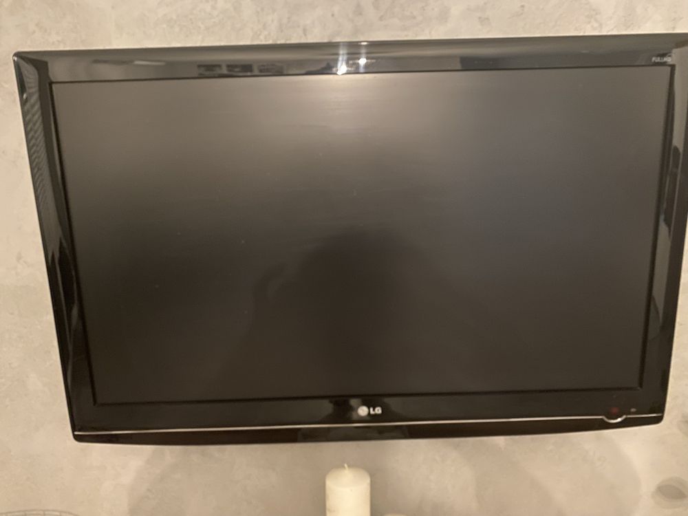 Telewizor LCD marki LG 42 cale