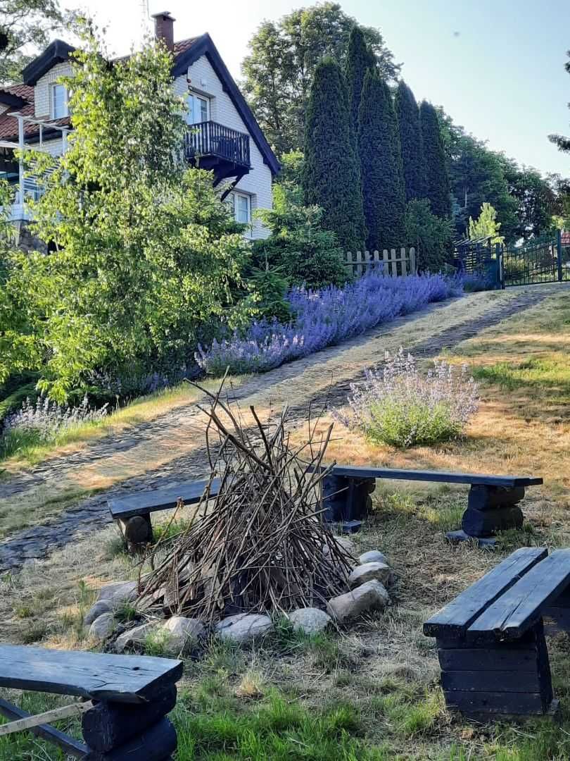 Mazury, dom nad jeziorem Tumiańskim, linia brzegowa, własny pomost