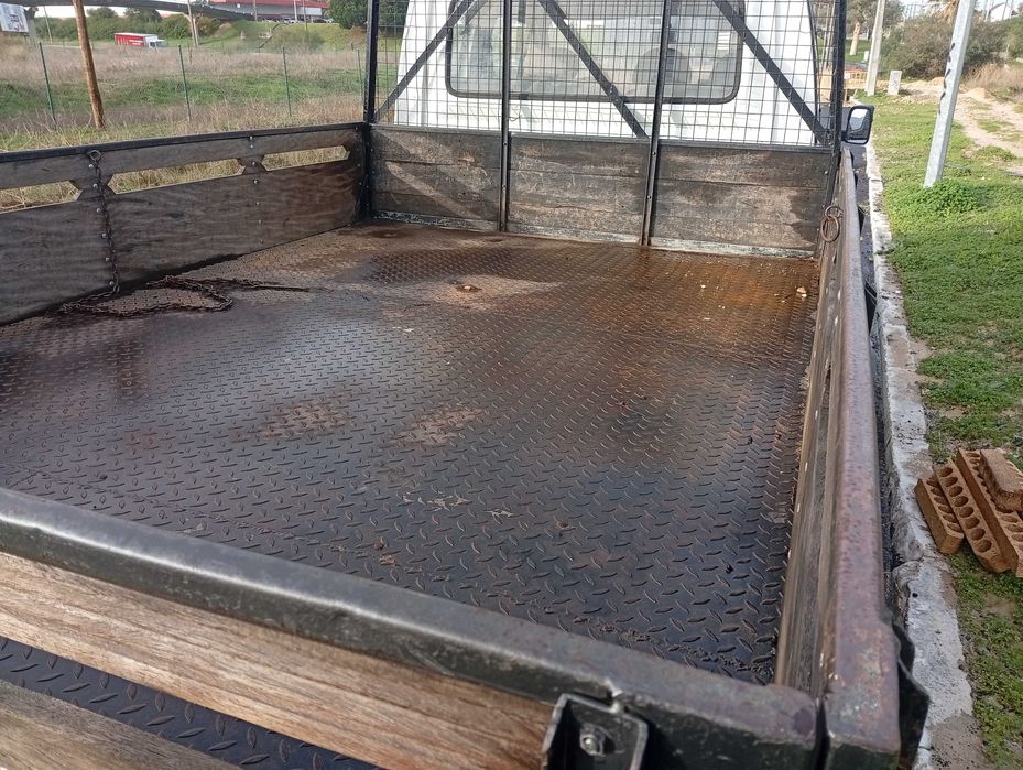 Alugo carrinha de caixa aberta e cabine dupla