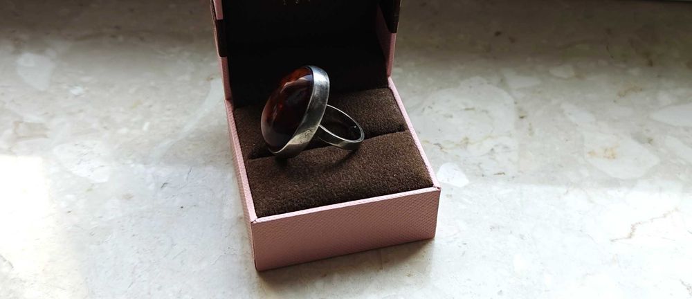 Ogromny Pierścionek Srebrny Bursztyn Orno ? Warmet ? PRL