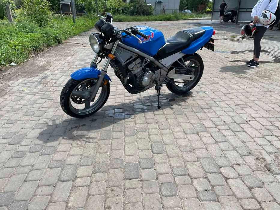 Продам  Honda CB