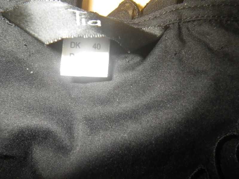 Tia efektowna czarna bluzka z bawełny z elastanem r 40