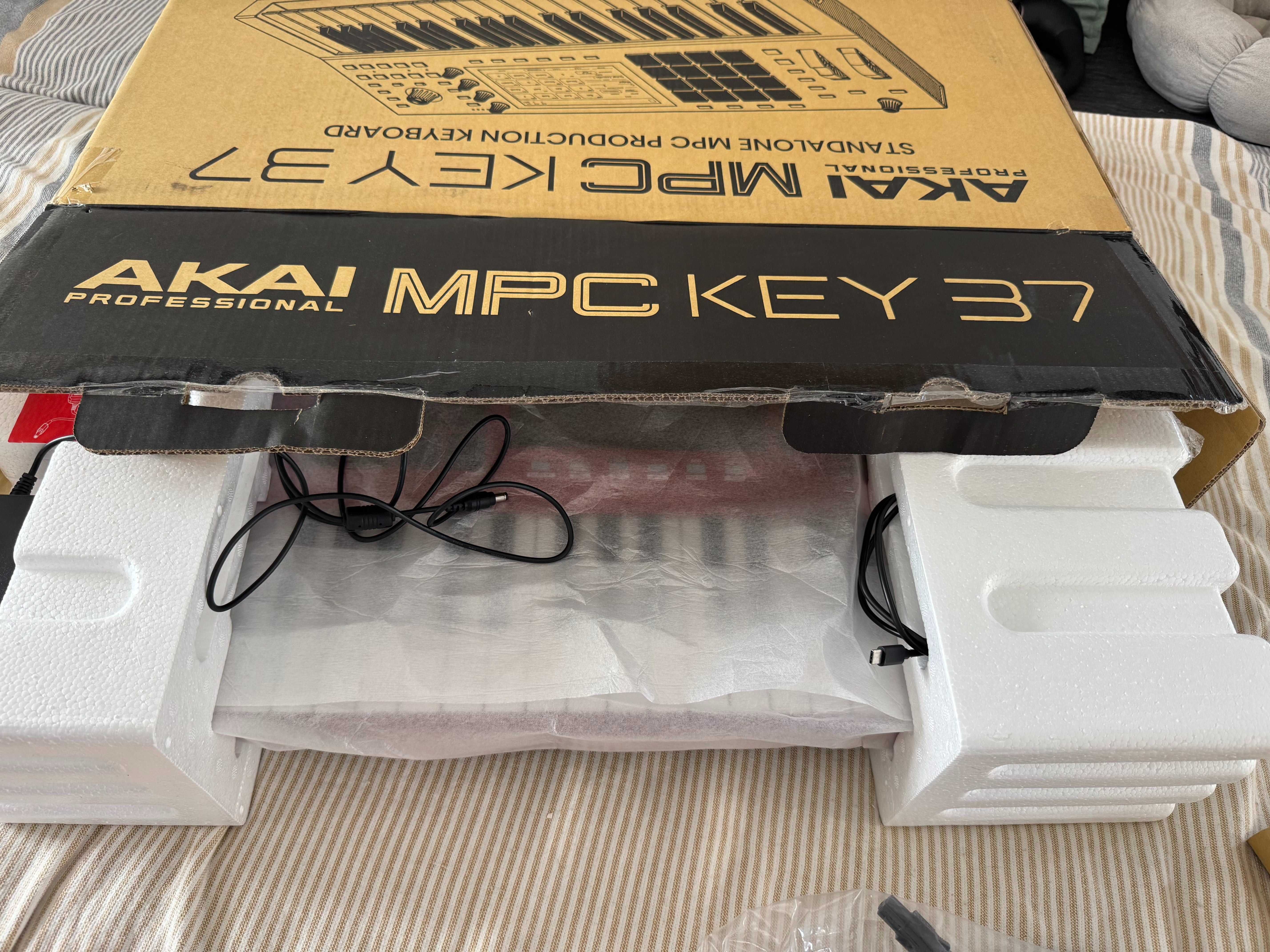 MPC Key 37 – Novo – teclado & loopstation