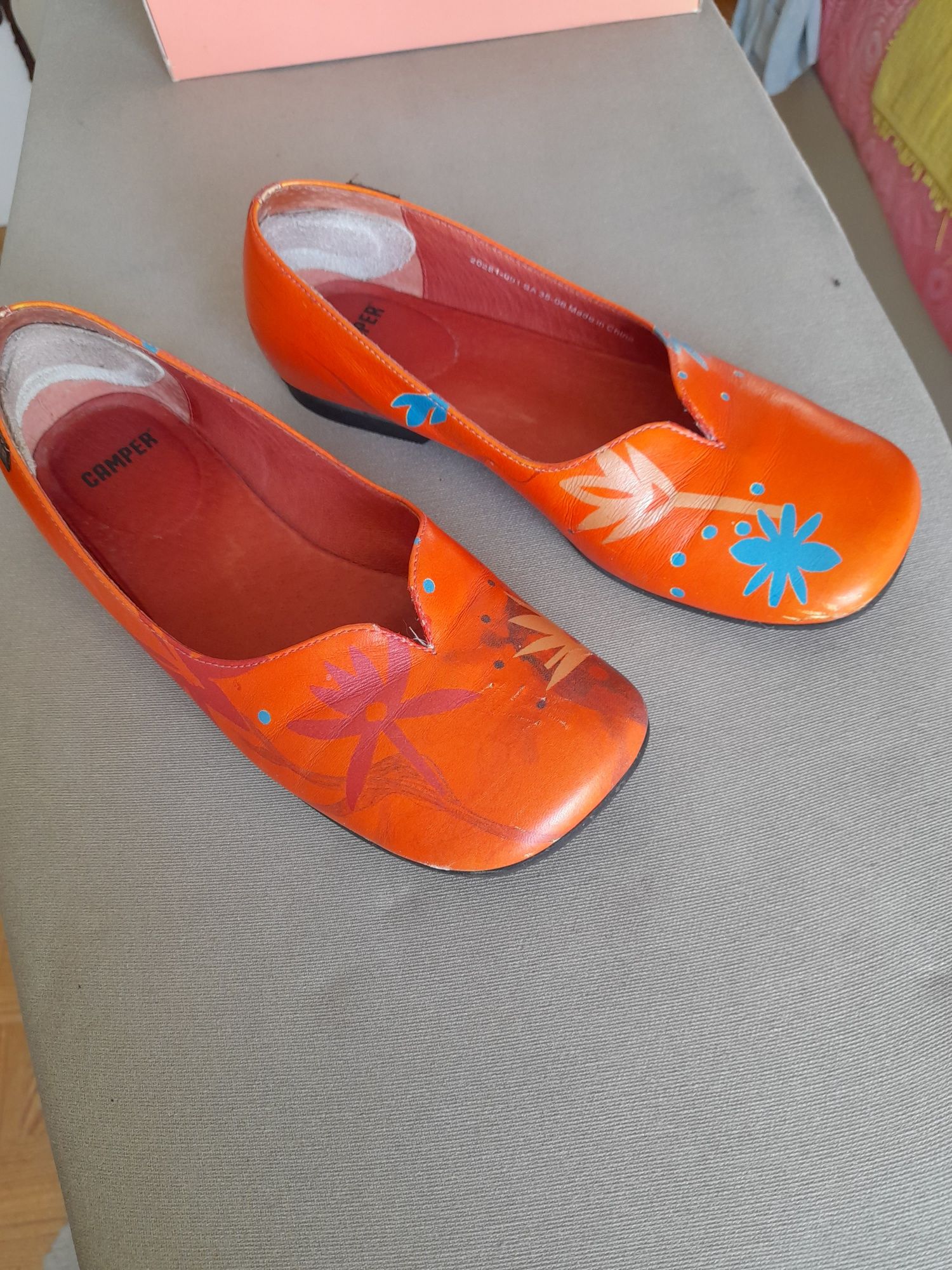 Sapatos assimétricos  da Camper, n° 37