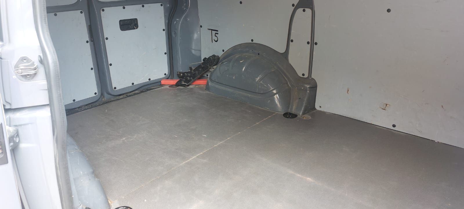 Sprzedam Volkswagen T5 polift, 2.0TDI, 140KM