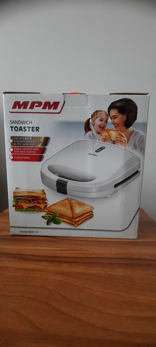 Бутербродниця нова