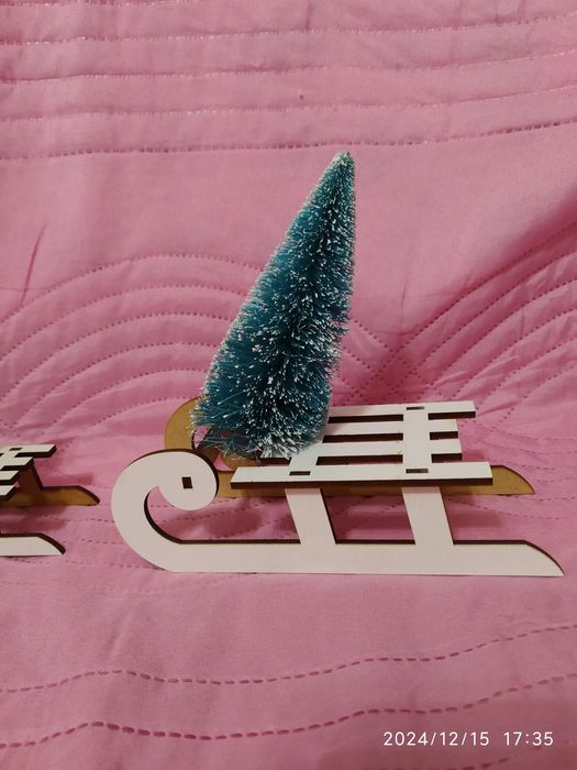 Новорічна декорація. Санки + ялинка