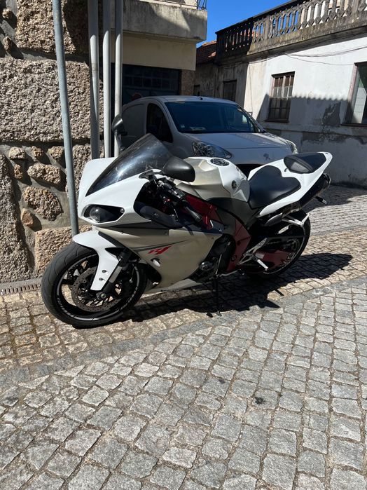 Yamaha r1 crossplane