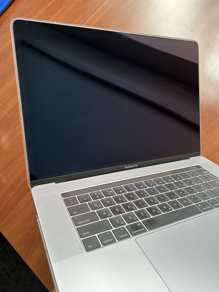 Apple MacBook Pro 15 2017, 256gb, із сенсорною панеллю