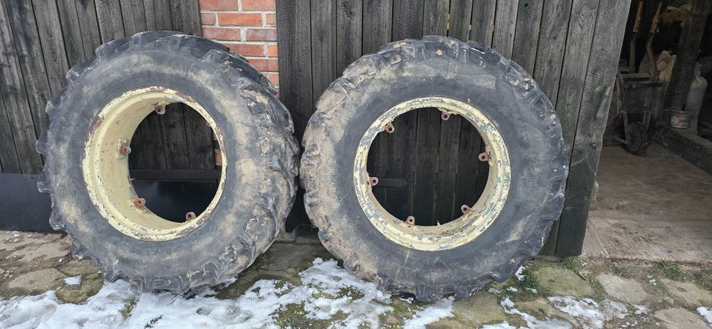 Ursus C-360 C-355 C-4011 koła tylne 14.9 R 28 RADIAL