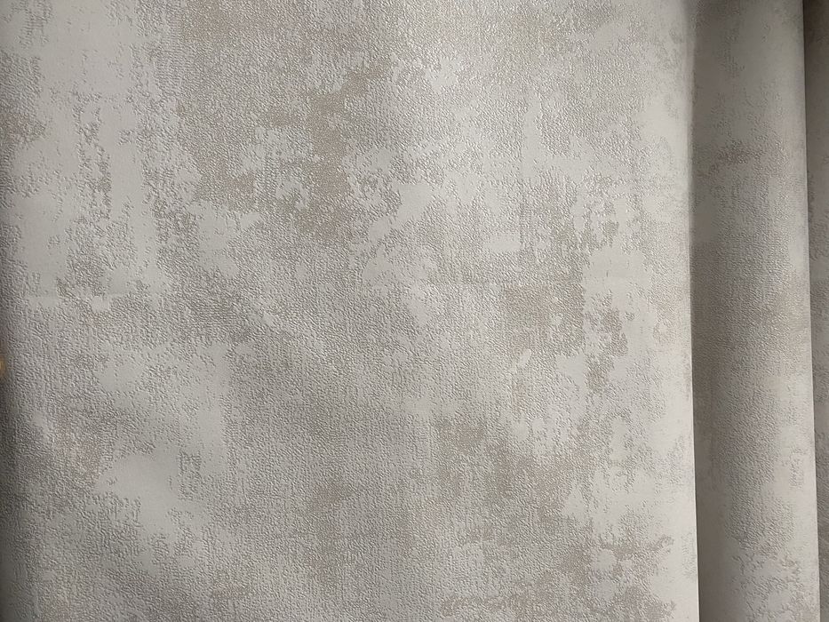 Придам шпалери горячого ти