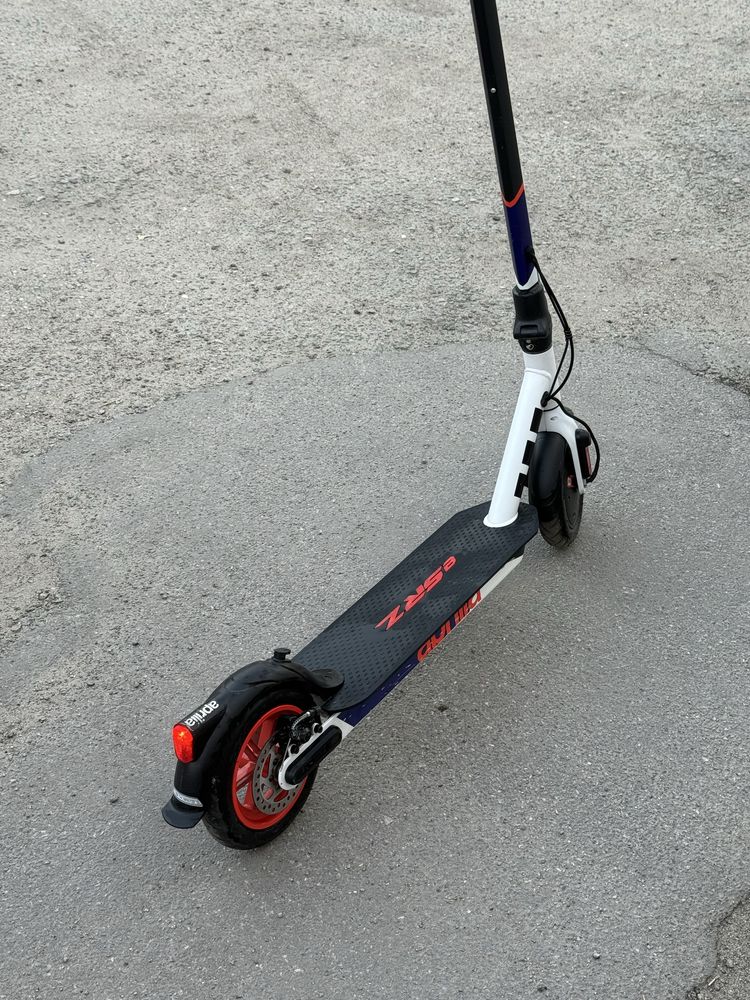 Електросамокат Aprilia eSRZ