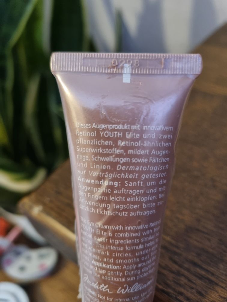 Retinol pod oczy krem serum judith williams
