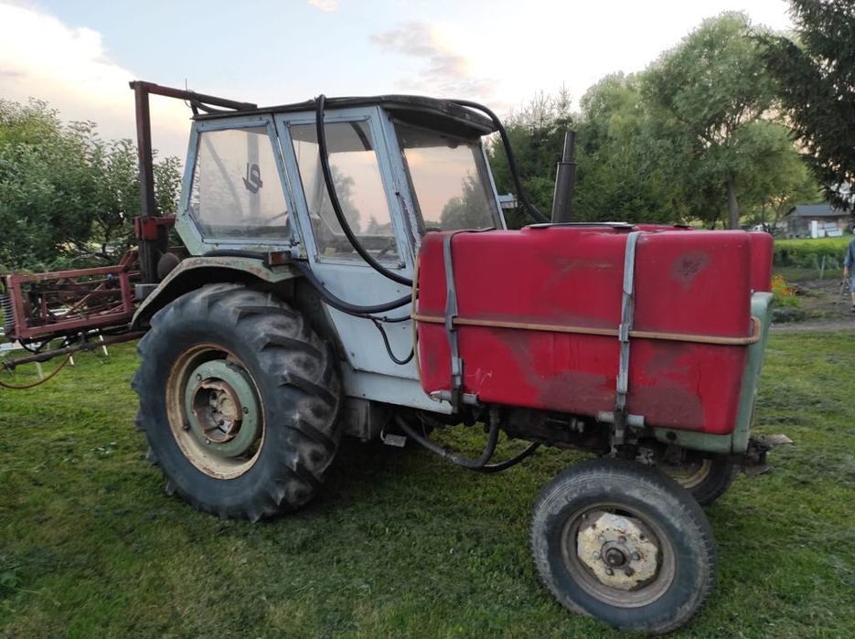 Ciągnik Ursus C-360 .1980r wraz z opryskiwaczem 15m