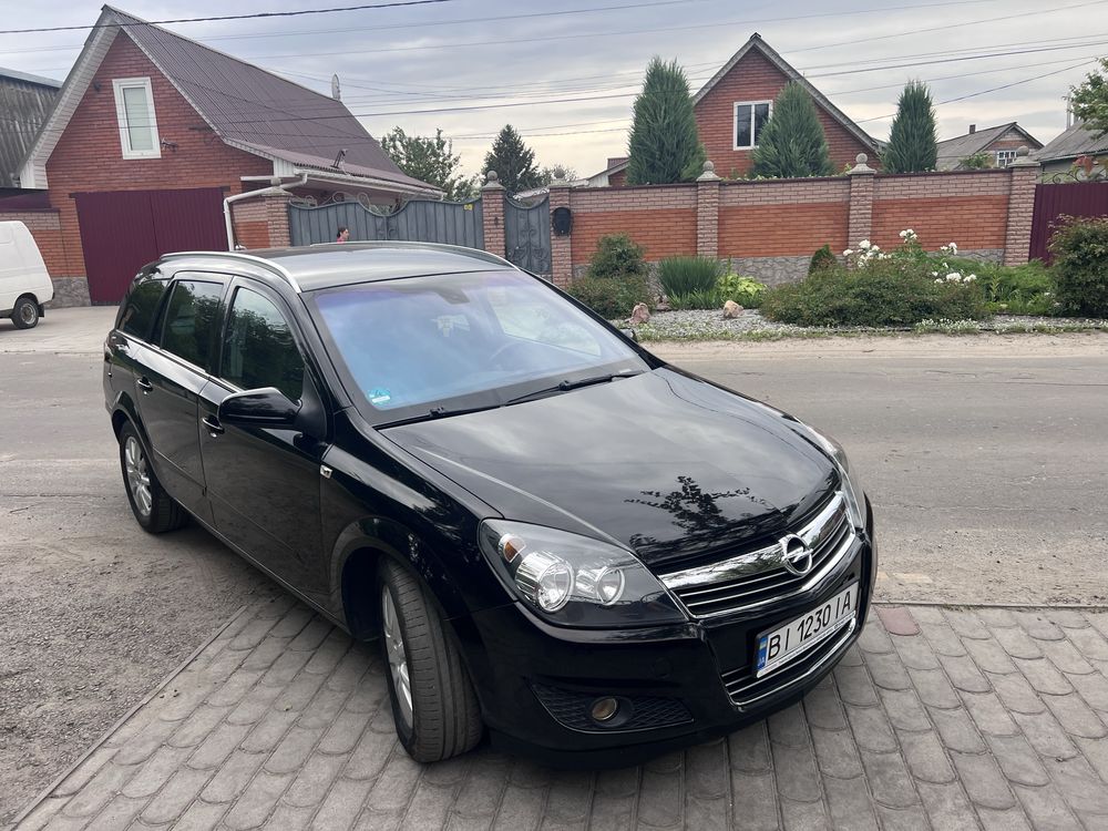 Opel astra універсал