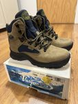 Sprzedam buty trekingowe damskie 38