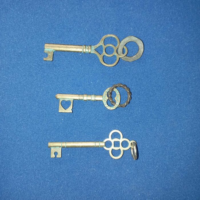 Ключ для старинный замок