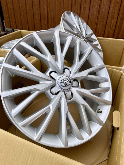 Felgi 18 5x114,3 ET50 Toyota Corolla Camry C-HR Rav-4 Yaris Cross