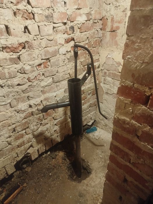 Заб’ю трубу під колонку(помпу) на воду