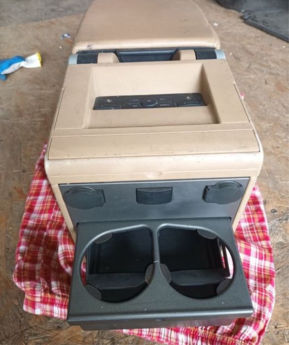 Lodówka Opel Signum 2007 r